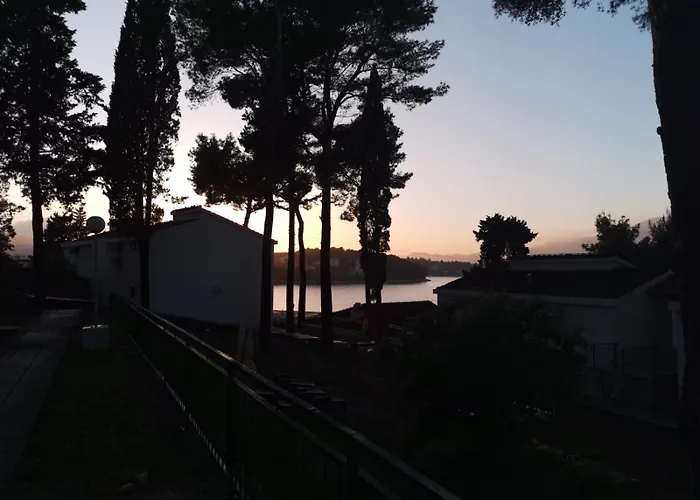 Driftwood Апартаменты Лумбарда